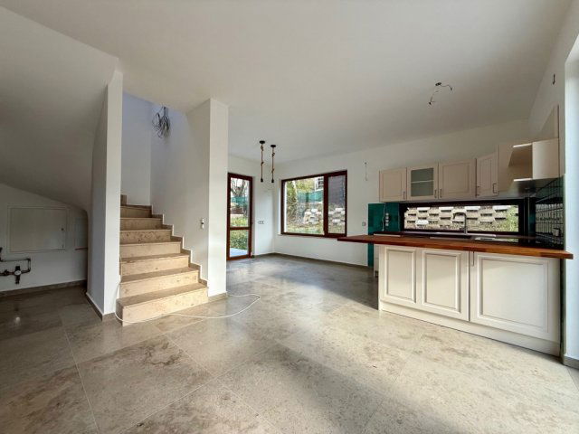 Eladó nyaraló, Tihanyban 189.9 M Ft, 5 szobás