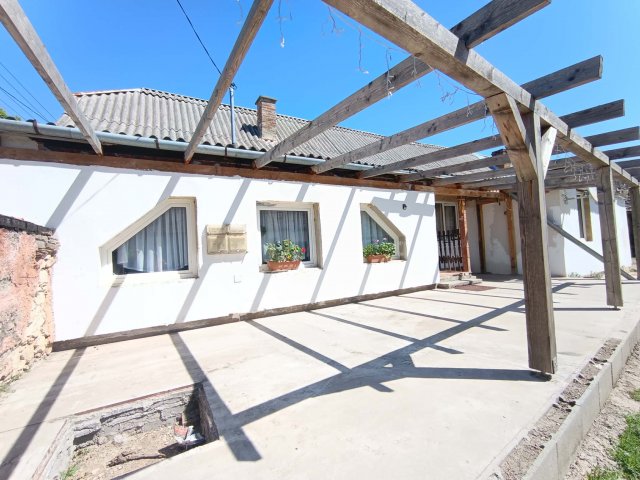 Eladó családi ház, Kisharsányon 20.9 M Ft, 3 szobás