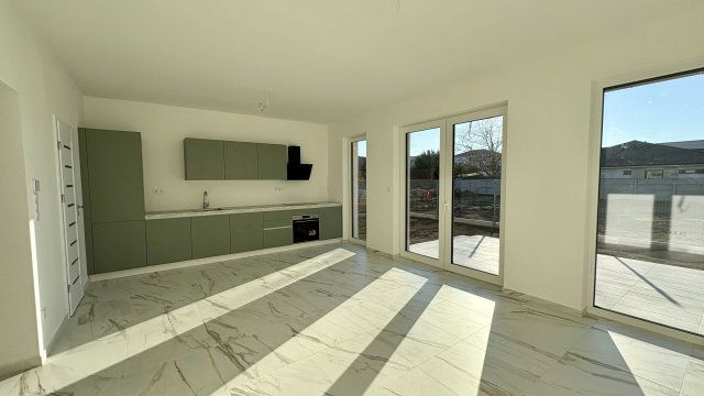 Kiadó családi ház, albérlet, Debrecenben 700 E Ft / hó