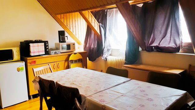 Eladó családi ház, Pécsett 75 M Ft, 6 szobás