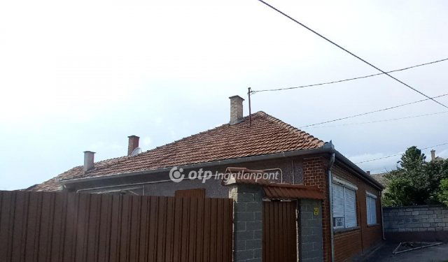 Eladó családi ház, Miskén 15.99 M Ft, 4 szobás