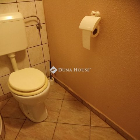 Eladó családi ház, Zalaegerszegen 15.7 M Ft, 1 szobás