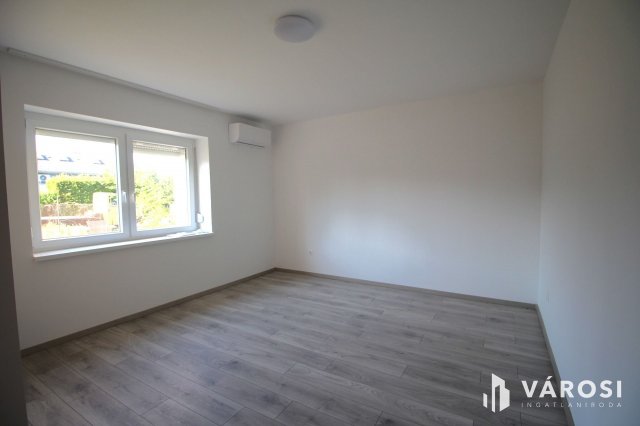 Eladó téglalakás, Sárváron 29 M Ft, 1 szobás