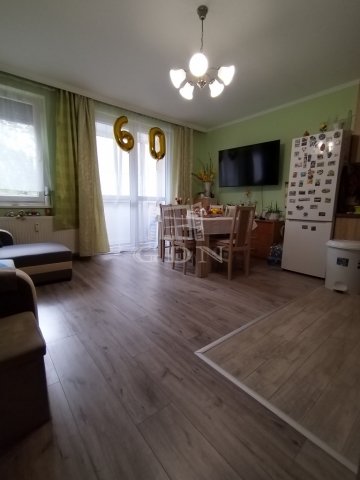 Eladó panellakás, Veszprémben 60.6 M Ft, 2+1 szobás