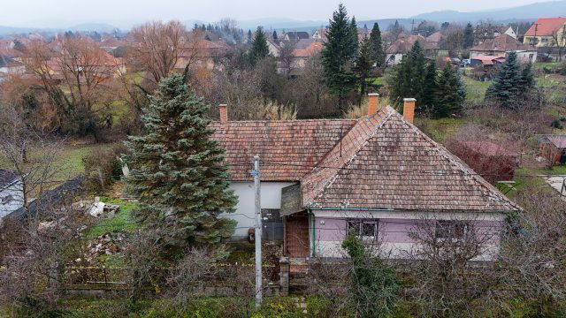 Eladó családi ház, Diósjenőn 34.9 M Ft, 4 szobás