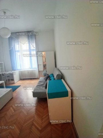 Eladó téglalakás, Budapesten, V. kerületben 75.7 M Ft, 1 szobás