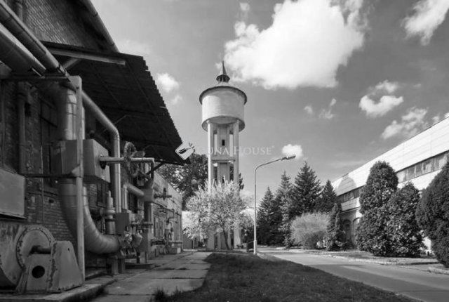 Eladó ipari ingatlan, Vácon 380 M Ft / költözzbe.hu