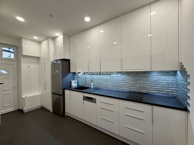 Eladó téglalakás, Budapesten, XIII. kerületben 75 M Ft, 1 szobás