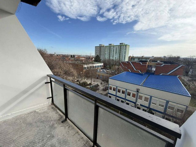 Eladó téglalakás, Pécsett 59.9 M Ft, 3 szobás