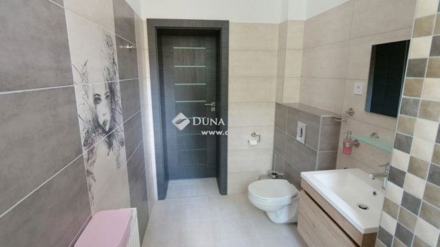 Eladó családi ház, Balatonfüreden 649.9 M Ft, 14+2 szobás