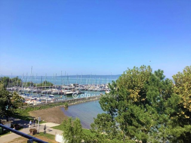 Eladó nyaraló, Balatonfenyvesen 82.5 M Ft, 1 szobás