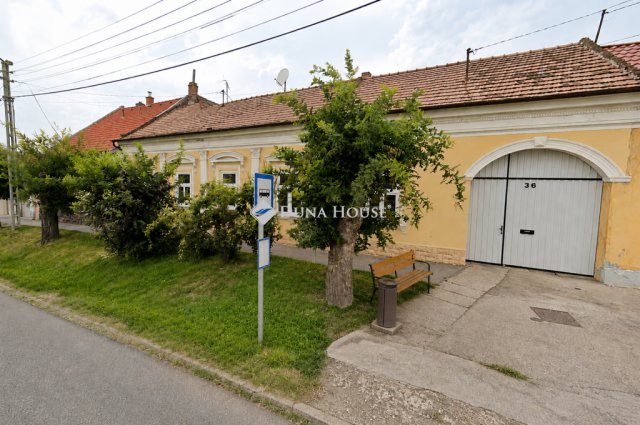 Eladó téglalakás, Pécsett 62 M Ft, 2 szobás