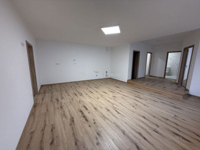 Eladó családi ház, Nyergesújfaluban 86.9 M Ft, 4 szobás