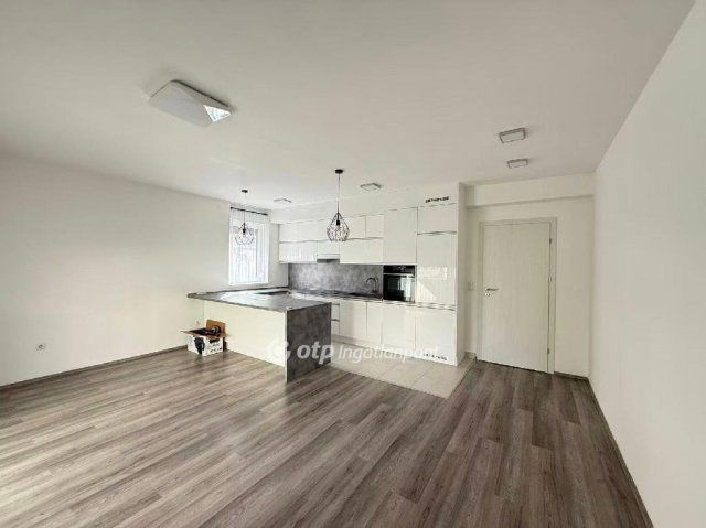 Eladó téglalakás, Budapesten, IX. kerületben 158 M Ft, 3 szobás