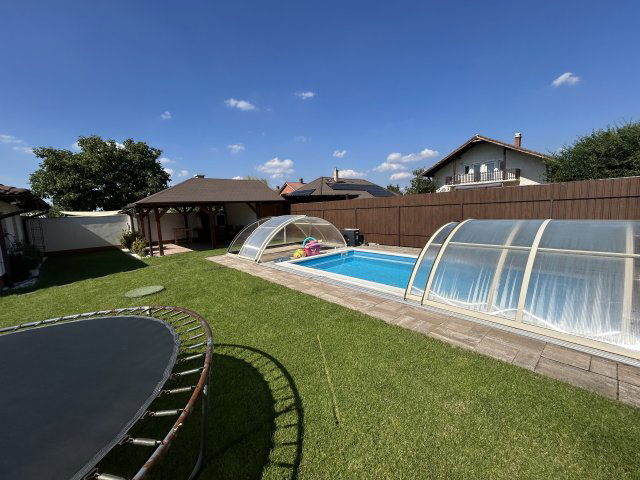 Eladó családi ház, Vácrátóton 144.9 M Ft, 4+1 szobás