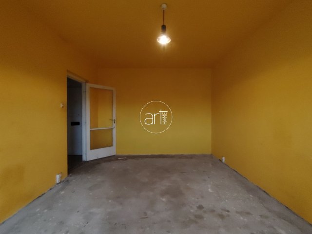 Eladó panellakás, Szegeden 40 M Ft, 2 szobás