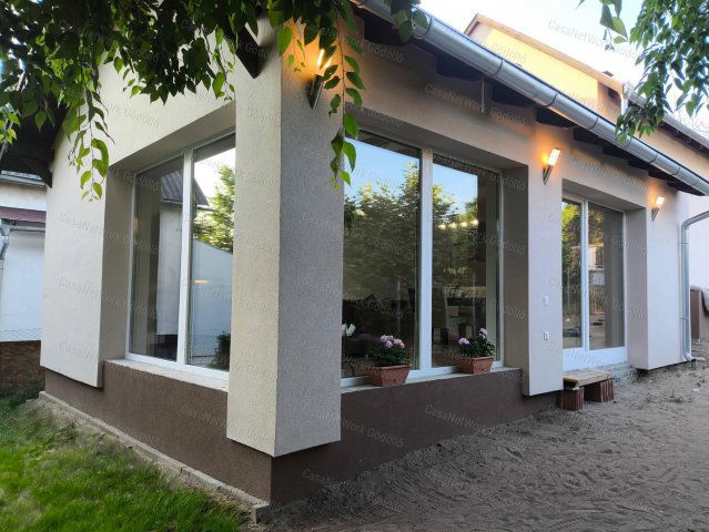 Eladó családi ház, Szadán 108 M Ft, 4 szobás
