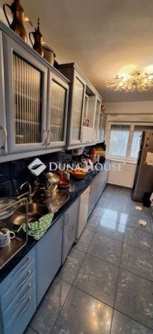 Eladó családi ház, Budaörsön 180 M Ft, 5 szobás