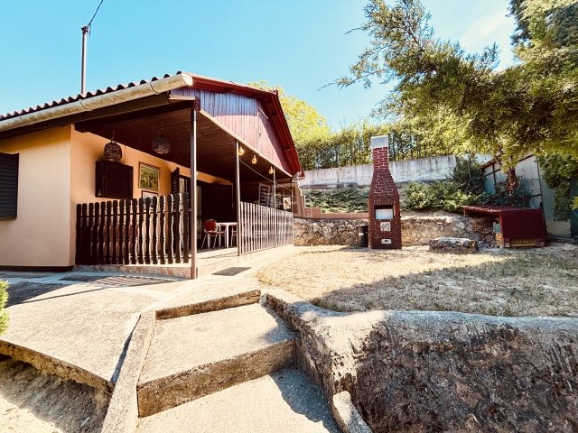 Eladó családi ház, Balatonkenesén 59.9 M Ft, 2 szobás