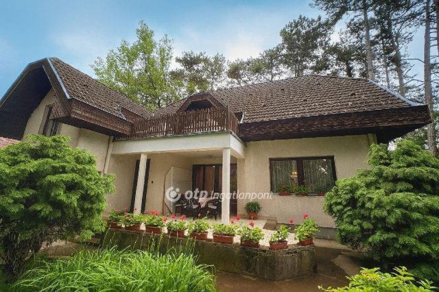 Eladó családi ház, Siófokon 150 M Ft, 5+4 szobás