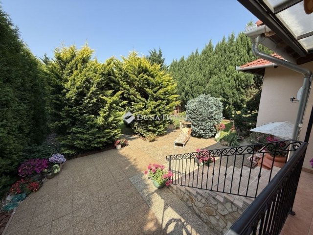 Eladó családi ház, Érden 288 M Ft, 4 szobás