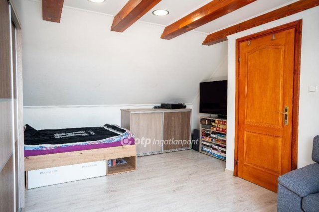 Eladó családi ház, Hatvanban 125 M Ft, 5 szobás