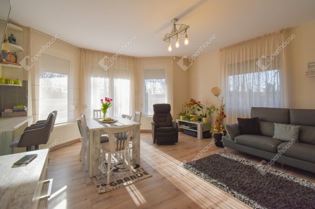 Eladó családi ház, Algyőn 108.99 M Ft, 4 szobás