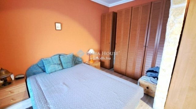Eladó családi ház, Mendén 65.9 M Ft, 2 szobás