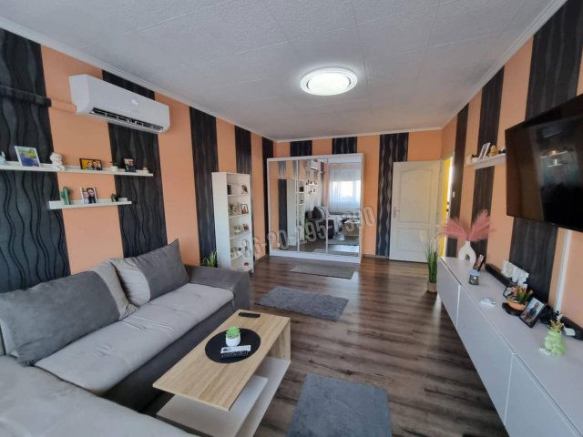 Eladó panellakás, Dunaújvárosban, Szabadság úton 30.99 M Ft