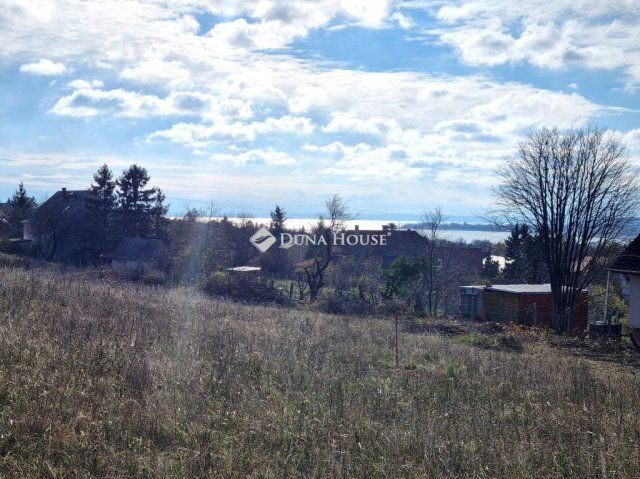 Eladó telek, Balatonfűzfőn 35.9 M Ft / költözzbe.hu