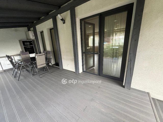Eladó családi ház, Nyíregyházán 120 M Ft, 3+1 szobás