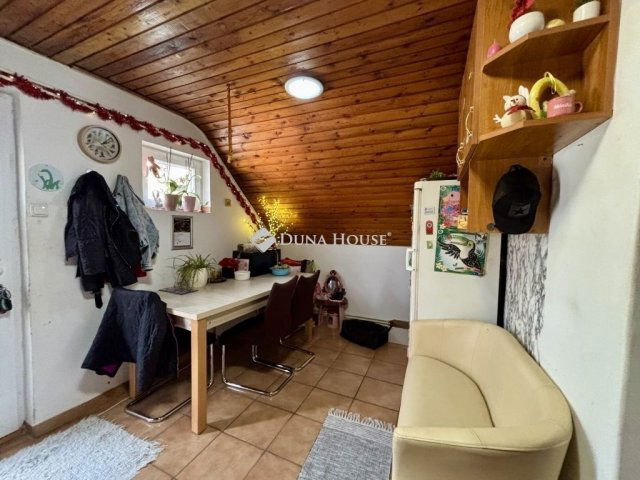 Eladó nyaraló, Esztergomban 35 M Ft, 6 szobás