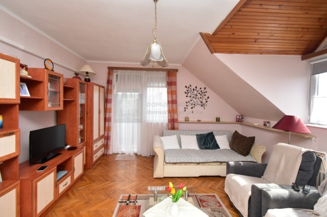 Eladó családi ház, Szombathelyen 240 M Ft, 7 szobás