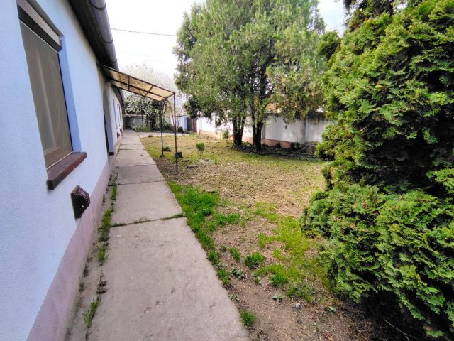 Eladó családi ház, Mohácson 29.9 M Ft, 2 szobás