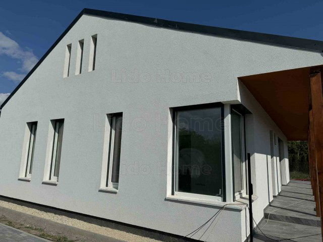 Eladó családi ház, Siófokon 120 M Ft, 4 szobás