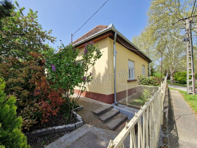 Eladó családi ház, Ráckevén 71.9 M Ft, 4 szobás