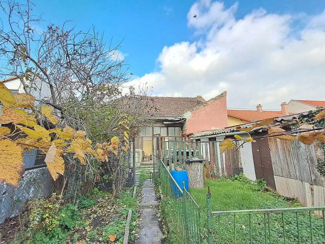 Eladó telek, Budapesten, XVI. kerületben 79.9 M Ft