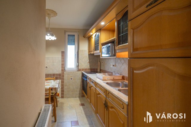 Eladó téglalakás, Szegeden 79 M Ft, 3 szobás