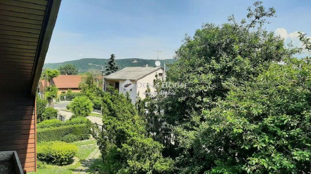 Eladó családi ház, Esztergomban 89.9 M Ft, 3 szobás
