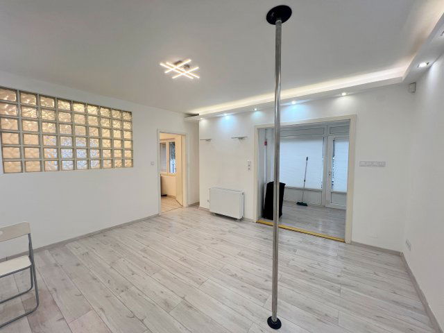 Kiadó üzlethelyiség, Budapesten, II. kerületben, Hidegkúti úton