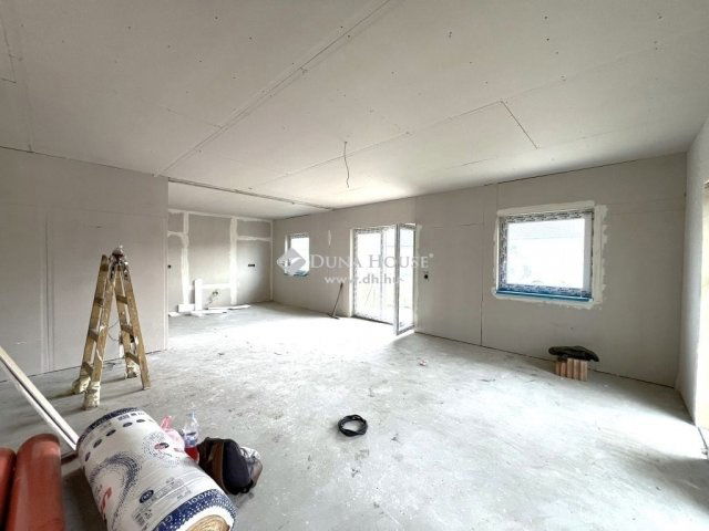 Eladó családi ház, Kiskunlacházán 87.9 M Ft, 4 szobás