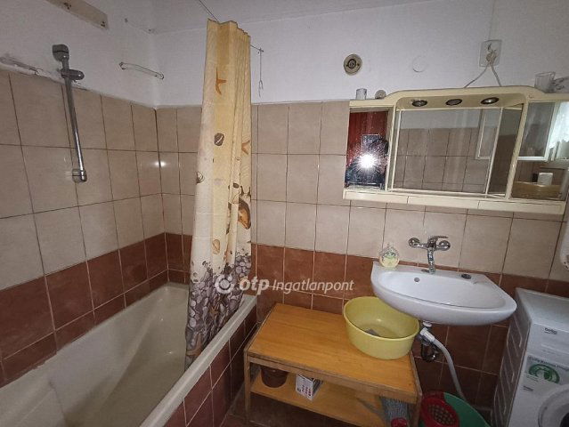 Eladó családi ház, Jászapátiban 34.9 M Ft, 5 szobás