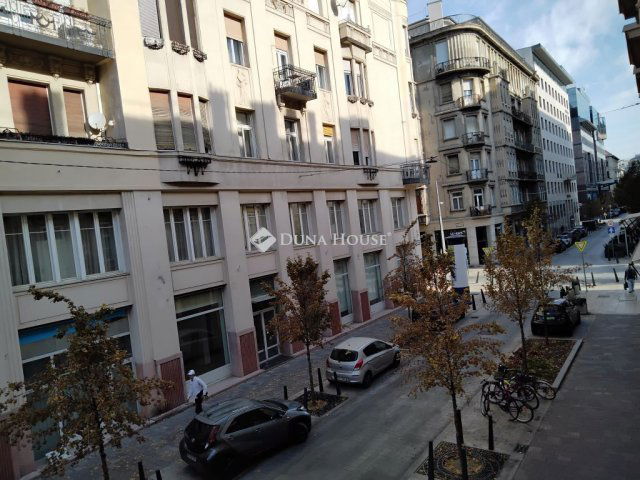 Eladó téglalakás, Budapesten, V. kerületben 350 M Ft, 4 szobás