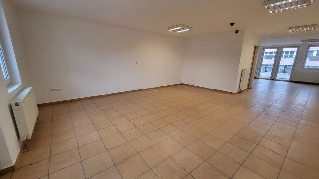 Kiadó üzlethelyiség, Egerben 190 E Ft / hó, 1 szobás