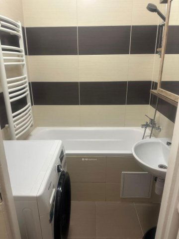 Eladó panellakás, Ajkán 38.7 M Ft, 2+1 szobás