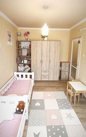 Eladó panellakás, Veszprémben, Jutasi úton 45 M Ft, 2 szobás