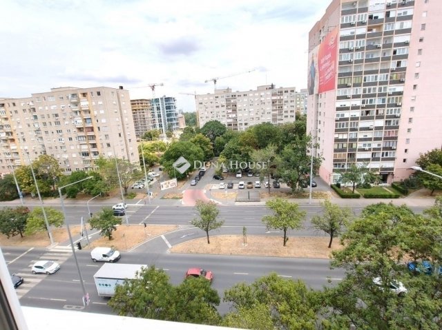 Eladó panellakás, Budapesten, III. kerületben 69.99 M Ft