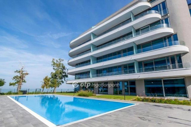 Eladó téglalakás, Siófokon 129.9 M Ft, 2 szobás