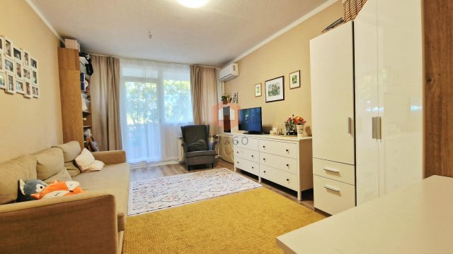 Eladó panellakás, Pécsett, Illyés Gyula úton 52 M Ft