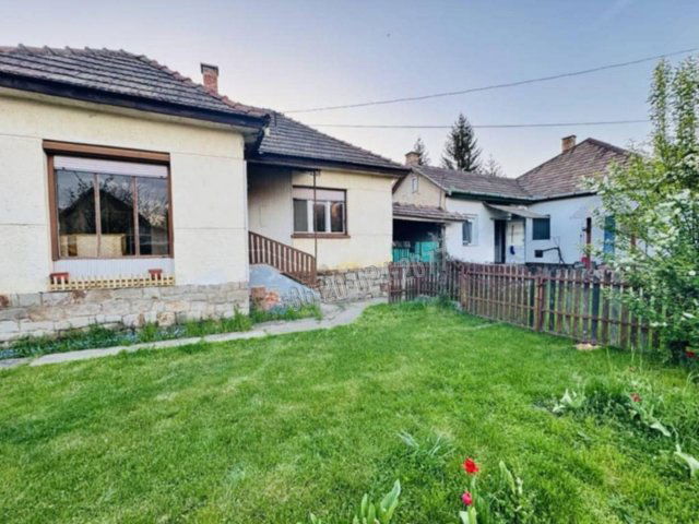 Eladó családi ház, Romhányon 30.99 M Ft, 7 szobás